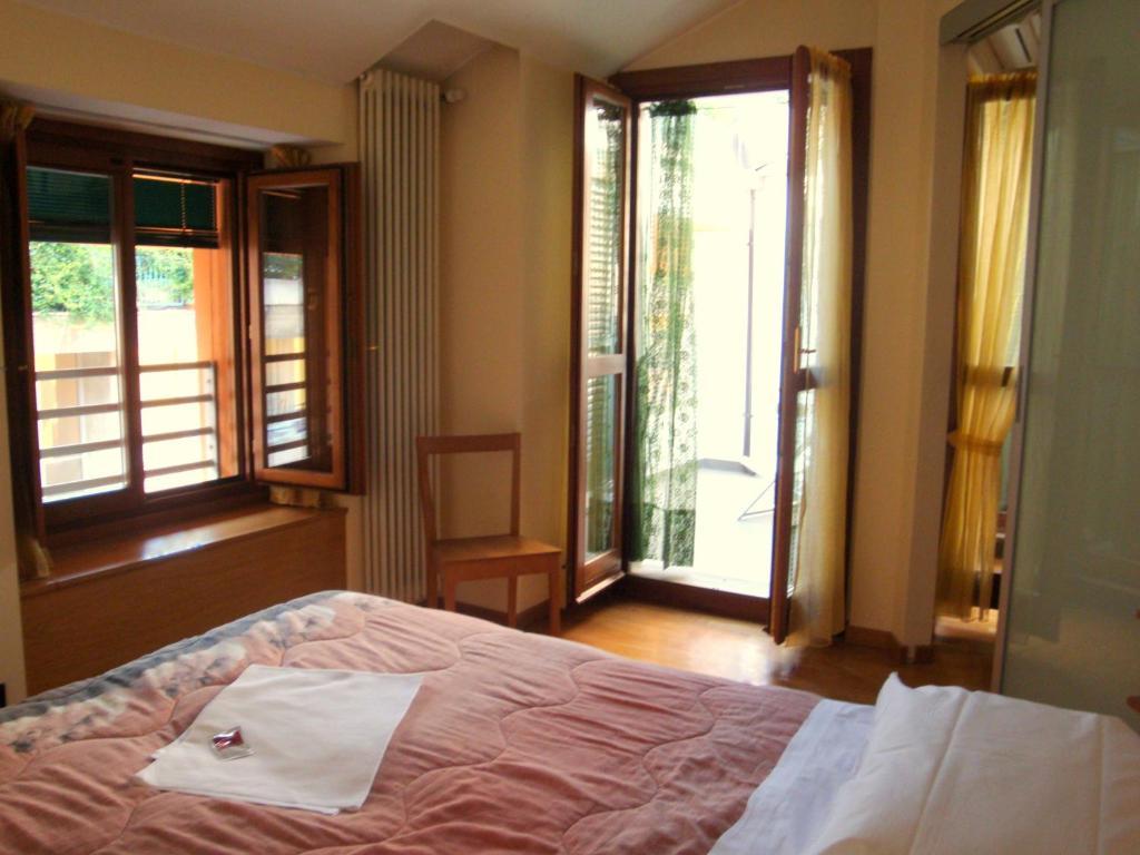 Apartment Bed *