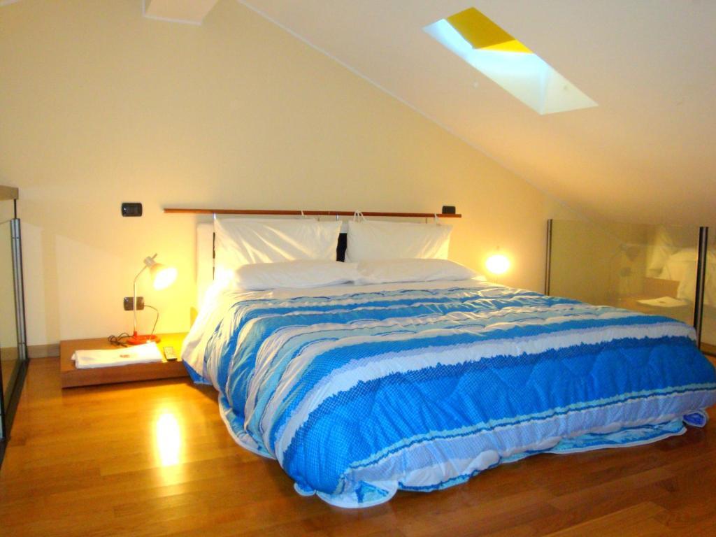 Bed *